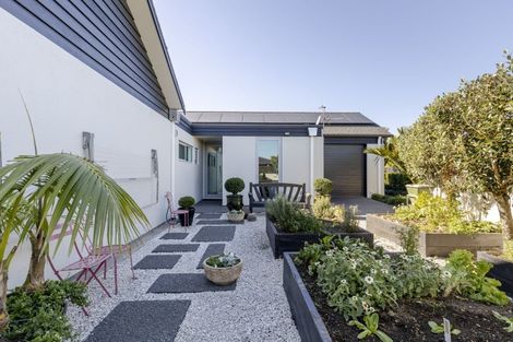 Photo of property in 5 Tupuhi Place, Highlands Park, New Plymouth, 4312