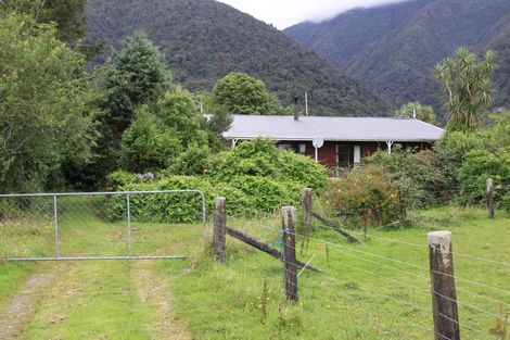 Photo of property in 1425 Lake Brunner Road, Inchbonnie, 7875