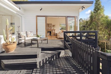 Photo of property in 27 Hebron Road, Waiake, Auckland, 0630