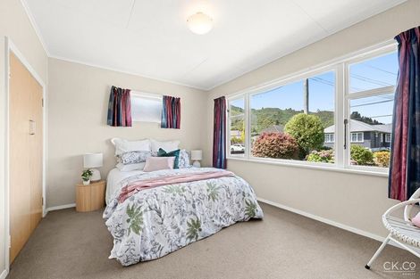 Photo of property in 44 Russell Road, Wainuiomata, Lower Hutt, 5014