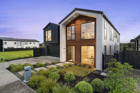 Photo of property in 17 Seagreen Avenue, Rosehill, Papakura, 2113