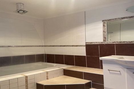 Photo of property in 2/27 Cherry Road, Bucklands Beach, Auckland, 2014
