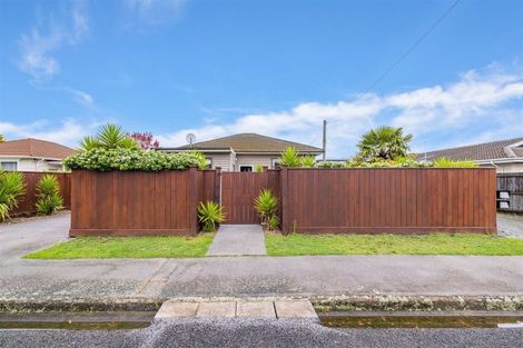 Photo of property in 16 Lees Road, Strowan, Christchurch, 8052