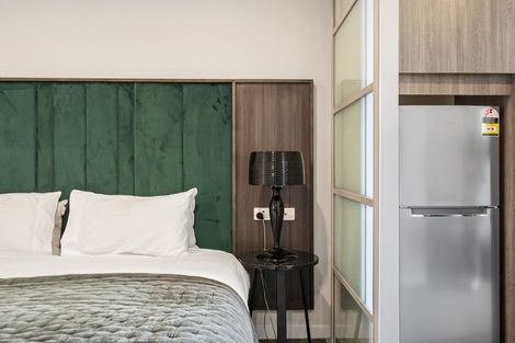 Photo of property in Proximity Apartment Hotel, 806/172u Thorndon Quay, Pipitea, Wellington, 6011