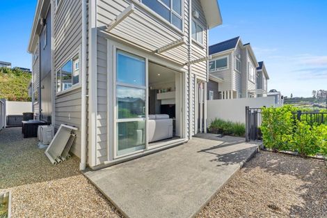 Photo of property in 91 Karepiro Drive, Stanmore Bay, Whangaparaoa, 0932