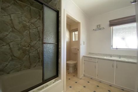 Photo of property in 65a Horokiwi Road West, Newlands, Wellington, 6037