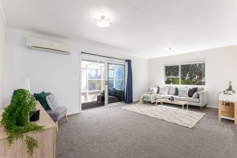Photo of property in 3 Toporoa View, Ascot Park, Porirua, 5024