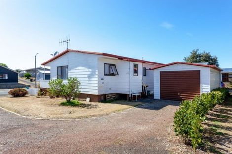 Photo of property in 122a Mayfair Avenue, Whangamata, 3620