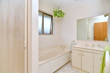 Photo of property in 5 Innisfree Place, Northwood, Christchurch, 8051