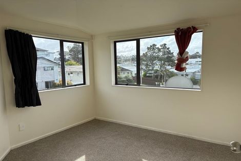 Photo of property in 9 Woodall Place, Totara Vale, Auckland, 0627