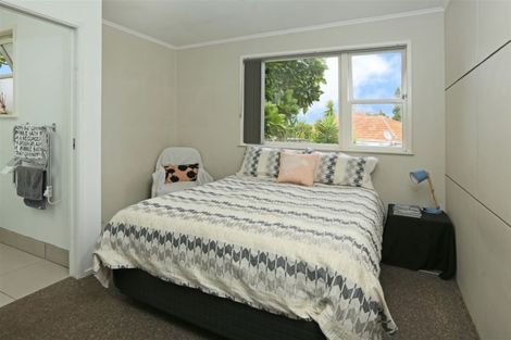 Photo of property in 249a Great North Road, Henderson, Auckland, 0612