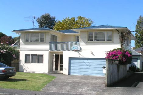 Photo of property in 2/7 Seine Road, Forrest Hill, Auckland, 0620