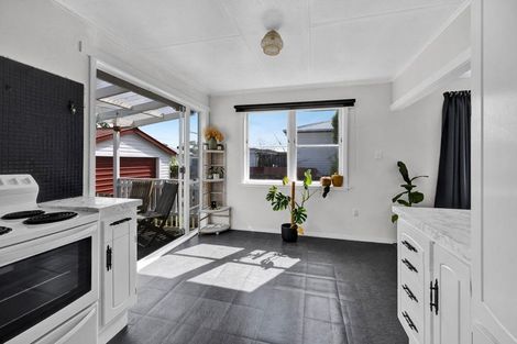 Photo of property in 42 Puriri Street, Hawera, 4610