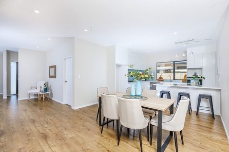 Photo of property in 4 Konoba Avenue, Kumeu, 0810