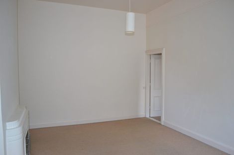 Photo of property in 2/106 Glenmore Street, Northland, Wellington, 6012