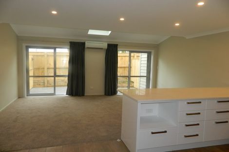 Photo of property in 19u7 Collins Avenue, Tawa, Wellington, 5028