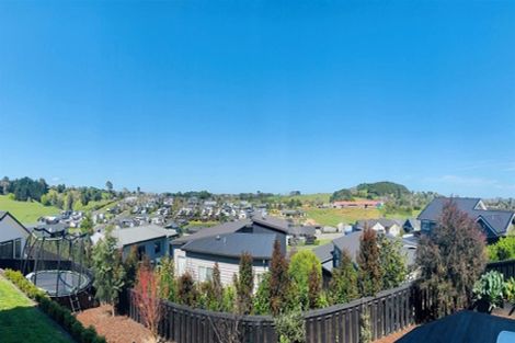 Photo of property in 13 Knoll Rise, Pukekohe, 2120