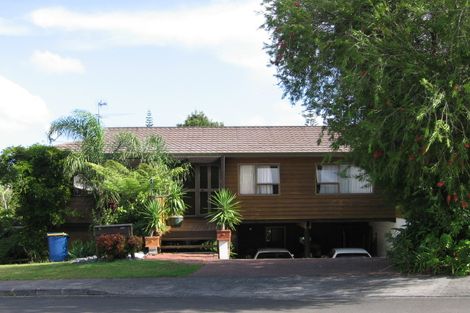 Photo of property in 2/5 Highlight Parade, Te Atatu South, Auckland, 0610