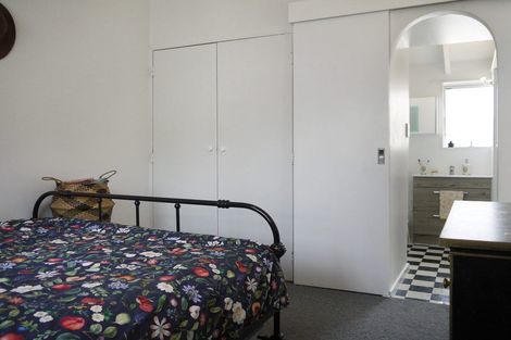 Photo of property in 24/125u Queens Drive, Lyall Bay, Wellington, 6022