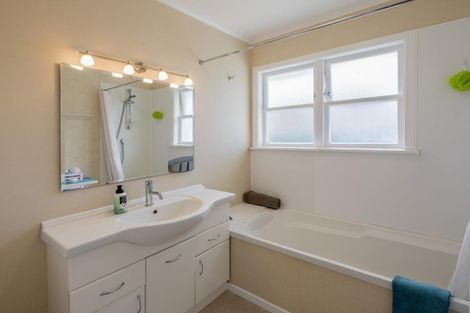 Photo of property in 2 Glen Street, Levin, 5510