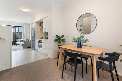 Photo of property in 4 Hononga Lane, Northcote, Auckland, 0627