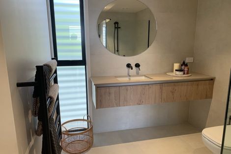 Photo of property in 1a/1 Park Rise, Campbells Bay, Auckland, 0630