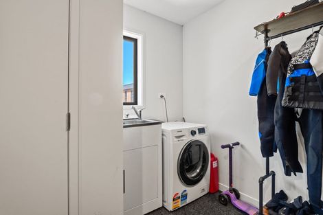 Photo of property in 15 Mulholland Drive, Jacks Point, 9371