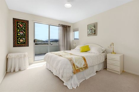 Photo of property in 9 Lanyon Place, Whitby, Porirua, 5024