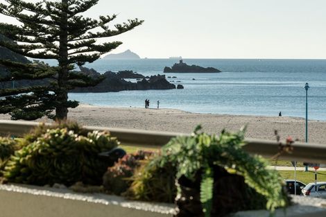 Photo of property in 21 Maunganui Road, Mount Maunganui, 3116