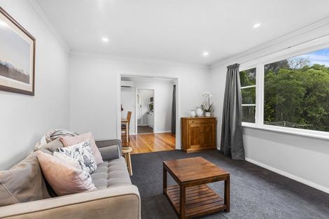 Photo of property in 5 Tui Terrace, Tawa, Wellington, 5028