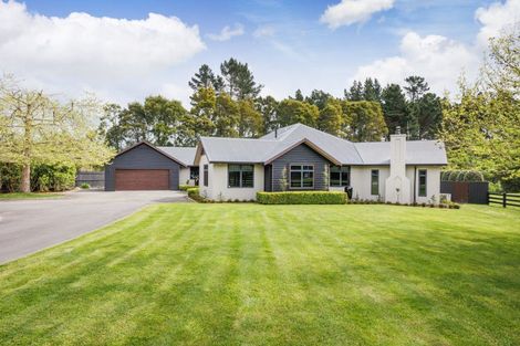 Photo of property in 7 Titirangi Drive, Fitzherbert, Palmerston North, 4471