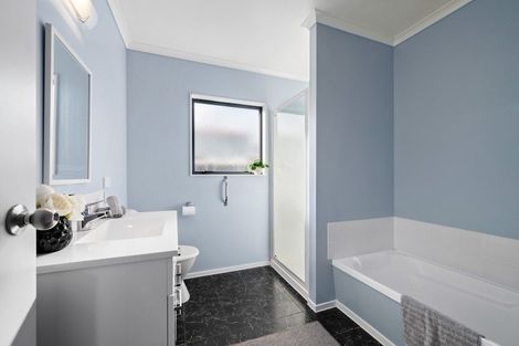 Photo of property in 4a Fairfield Avenue, Fairfield, Lower Hutt, 5011