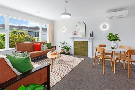 Photo of property in 13f1 Luckie Street, Tawa, Wellington, 5028