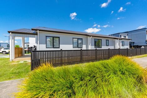Photo of property in 34b Kahui Parade, Karaka, 2113