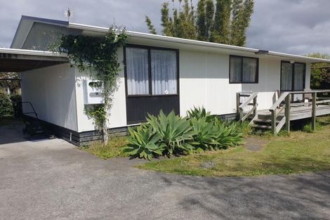 Photo of property in 9 Kirrie Avenue, Te Atatu South, Auckland, 0610