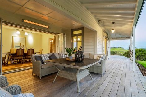 Photo of property in 203 Cape Rodney Road, Leigh, 0985