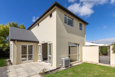 Photo of property in 10 Coniston Avenue, Ilam, Christchurch, 8041