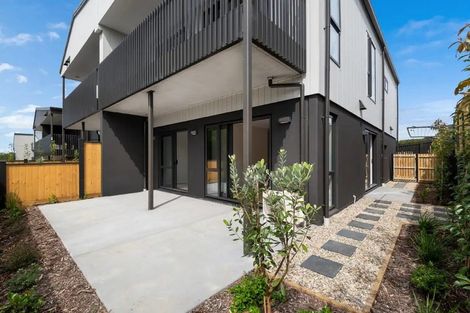 Photo of property in 2/3 Parapara Place, Albany, Auckland, 0632