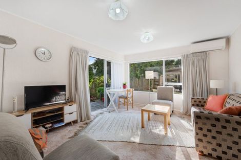 Photo of property in 66 Golfland Drive, Golflands, Auckland, 2013