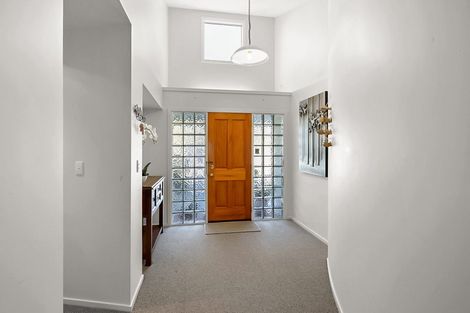 Photo of property in 14 Del Mar Place, Merrilands, New Plymouth, 4312