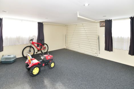 Photo of property in 1 Lakeside Drive, Orewa, 0931