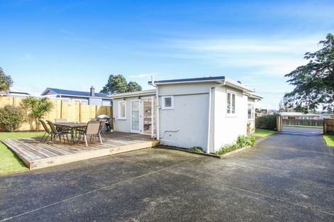 Photo of property in 3 Copley Street, New Lynn, Auckland, 0600