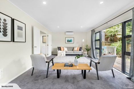 Photo of property in 7 Juneau Place, Glendene, Auckland, 0602