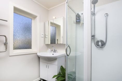 Photo of property in 3 Copley Street, New Lynn, Auckland, 0600