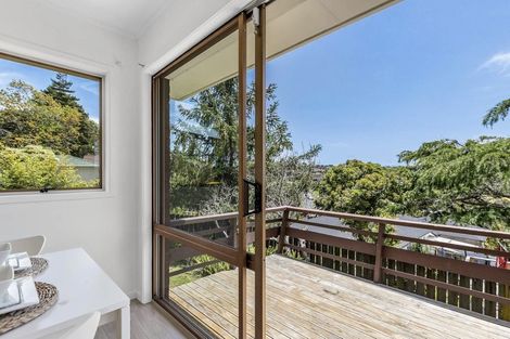Photo of property in 2/12 Hollyhock Place, Browns Bay, Auckland, 0630