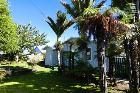 Photo of property in 40 Disraeli Street, Westport, 7825