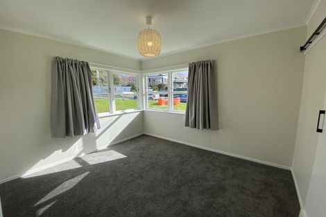 Photo of property in 3 Merchant Avenue, Te Atatu South, Auckland, 0610