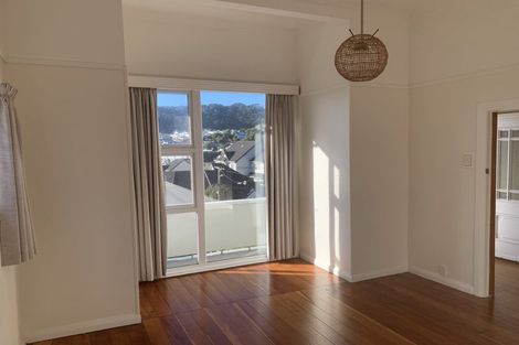 Photo of property in 37 Ara Paiwhenua, Tawa, Wellington, 5028