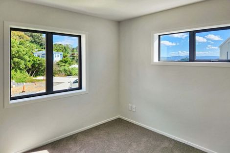 Photo of property in 66 Tiketike Way, Brooklyn, Wellington, 6021