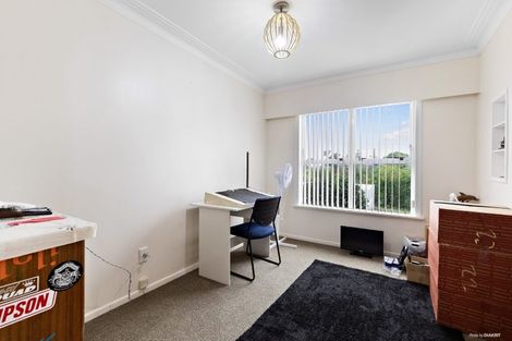 Photo of property in 247 Don Buck Road, Massey, Auckland, 0614